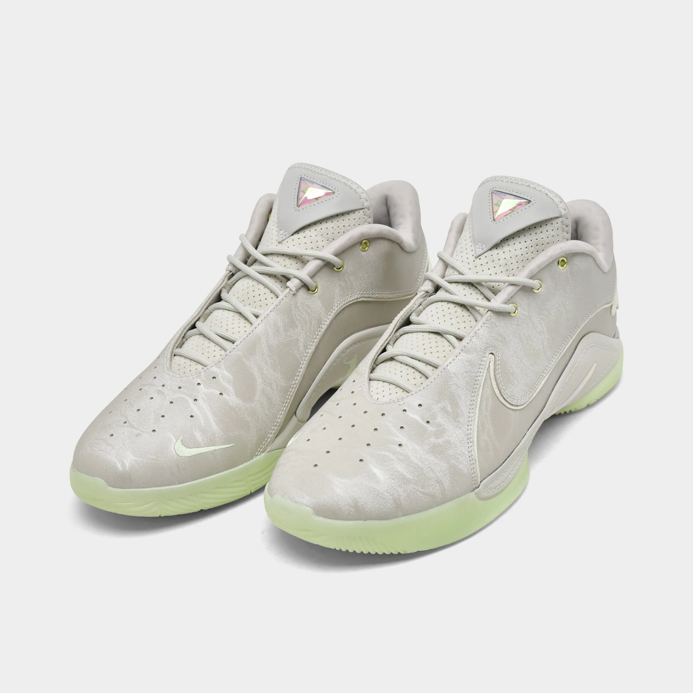 Nike Lebron XXII Light Bone / Soft Pearl - Vapor Green Dry Fast