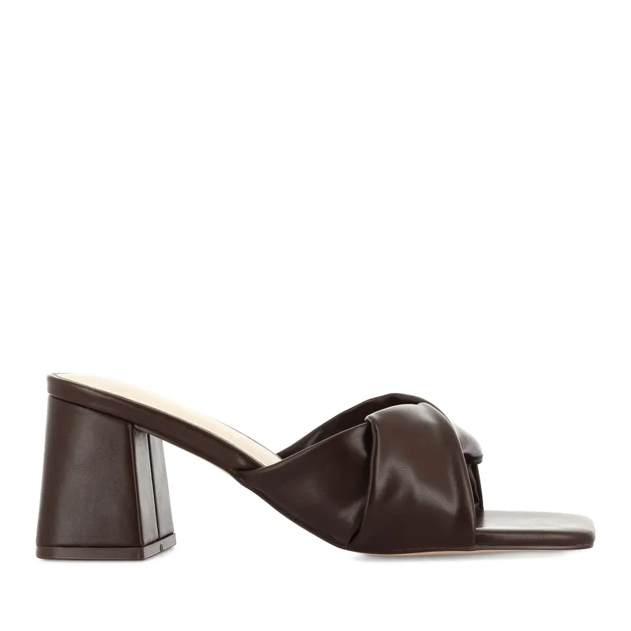 Fashionable Walk Hope Step STELLA - CHOCOLATE