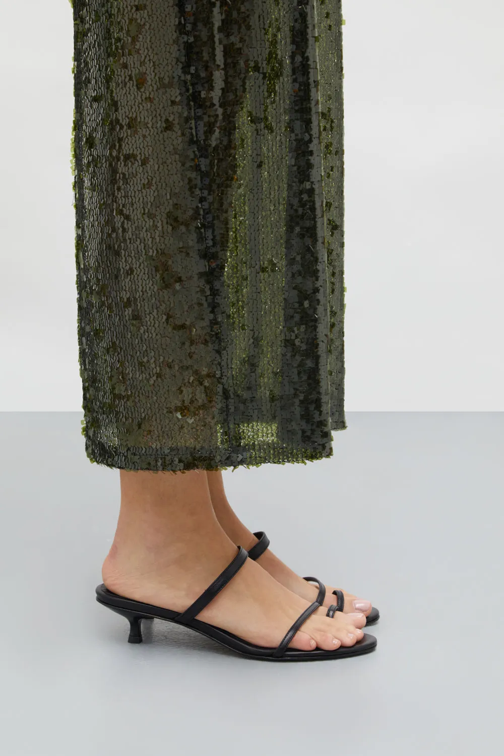 Comfort Cushion City Glow Daisy Sandals in Black Leather
