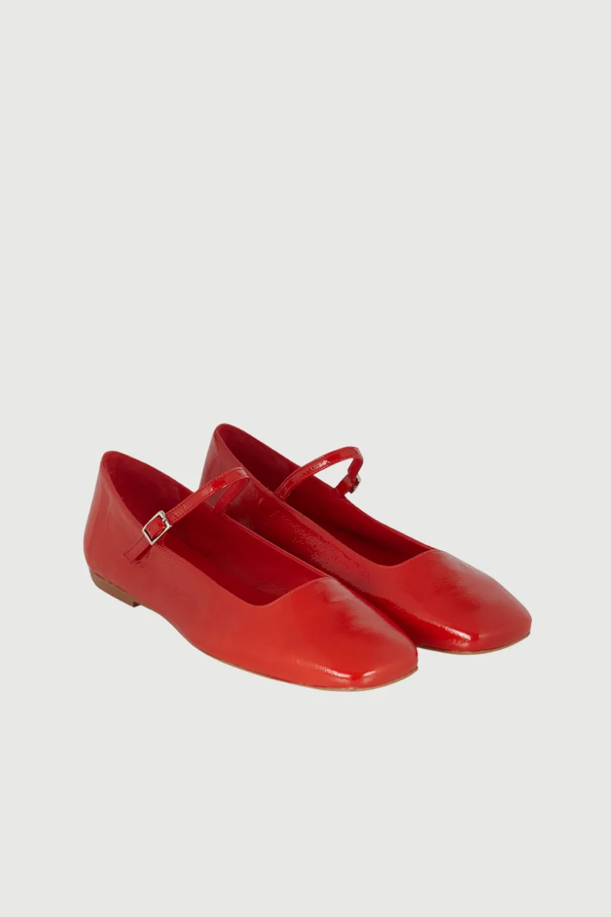 Julieta Mary Janes in Red Patent Leather Sturdy