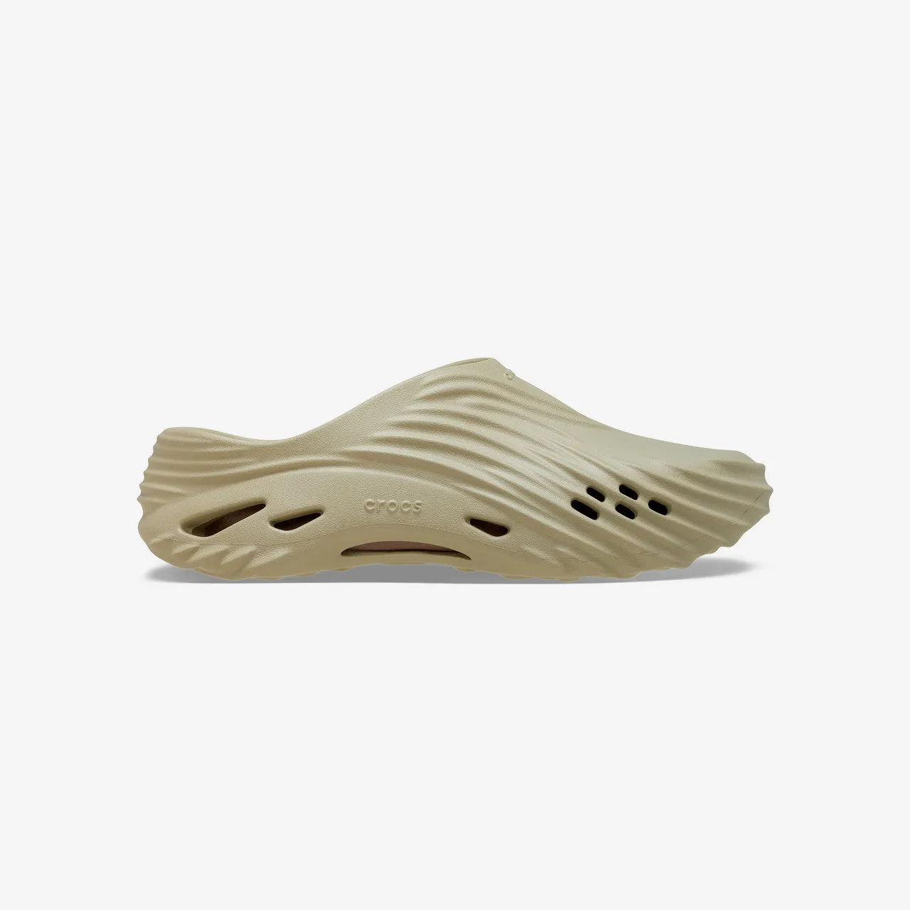 Echo Wave Layered silhouette golfers
