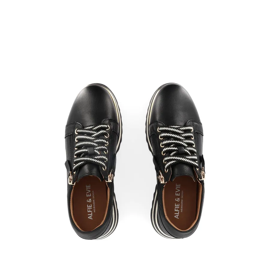 Non-Slip Grip Comfortable Footbed HOSTING - BLACK LEATHER