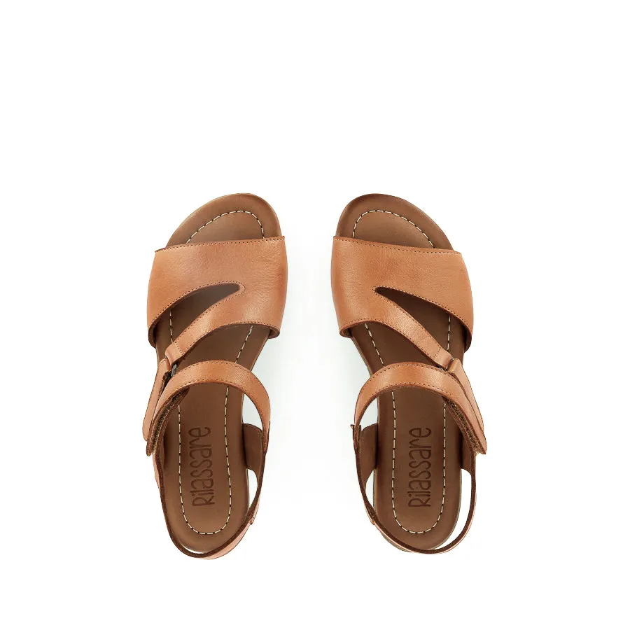 TAINTING - TAN LEATHER Trend Alert