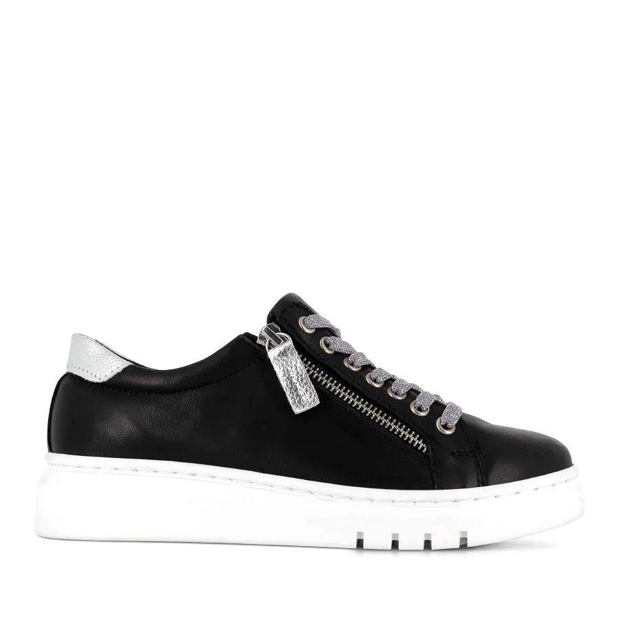 TATTER FRESH - BLACK/SILVER LEATHER Youth Style