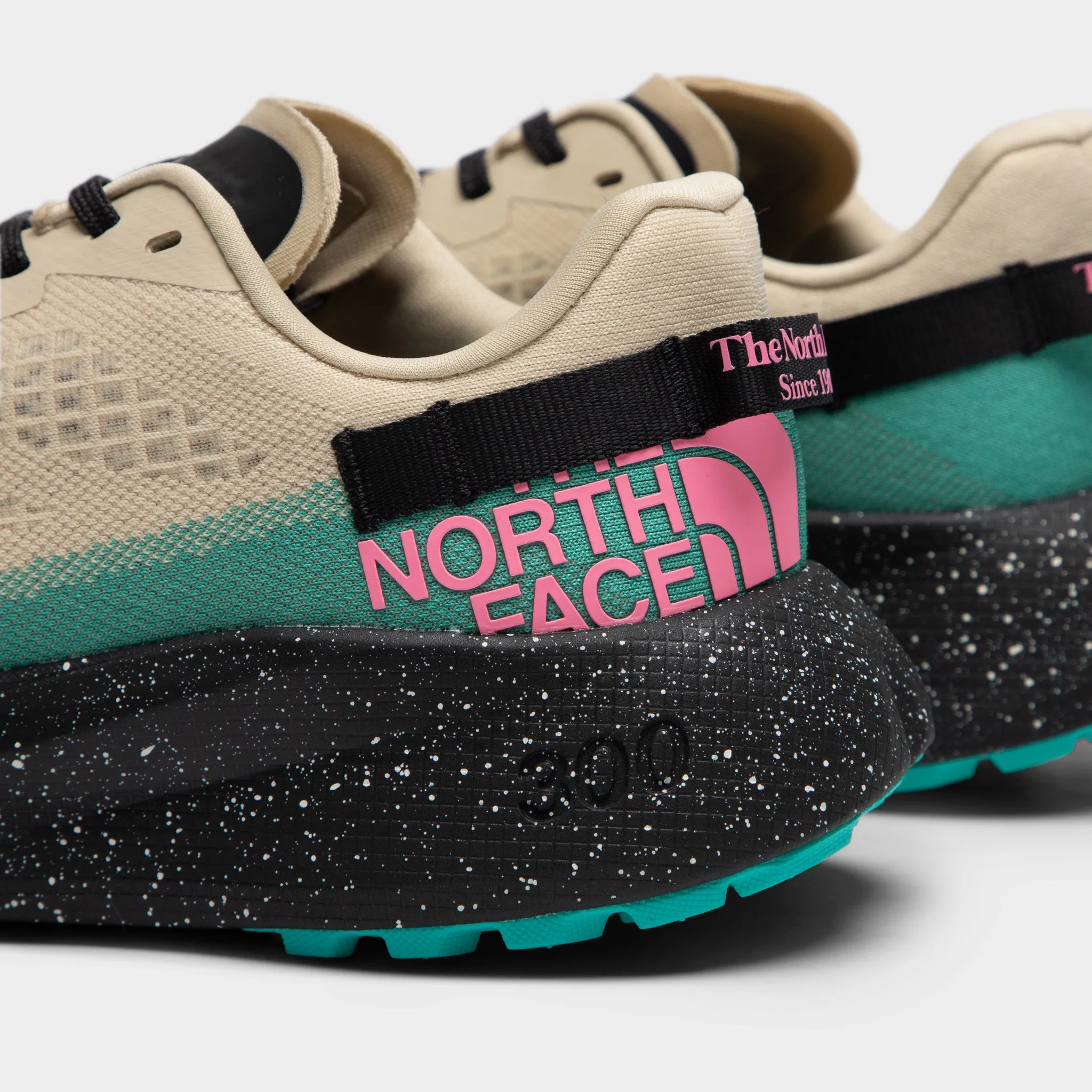 Work Casual The North Face Altamesa 300 Tan / Green - Pink
