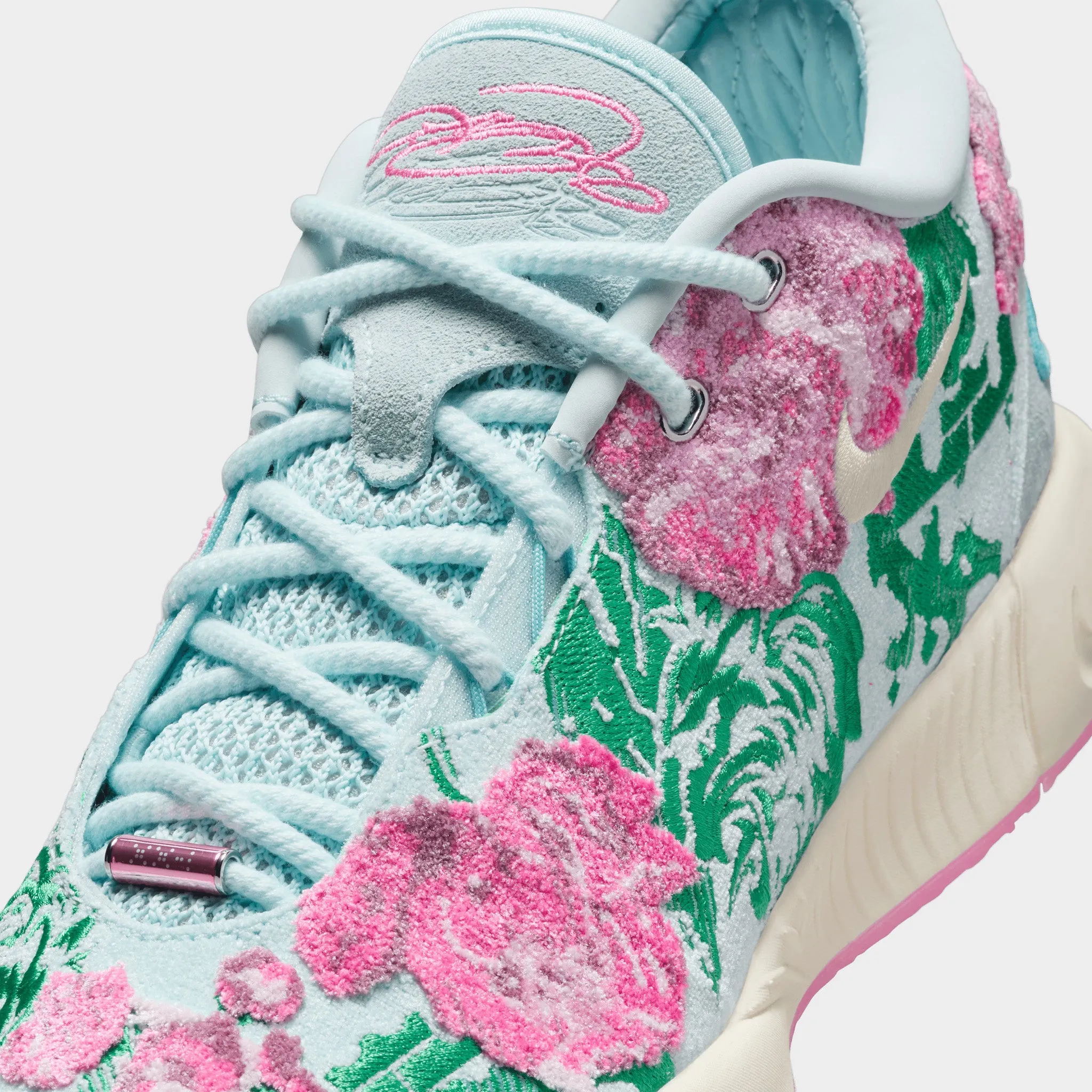 Ankle Lock Technology Eco Materials Nike Lebron XXI Premium Glacier Blue / Coconut Milk - Stadium Green