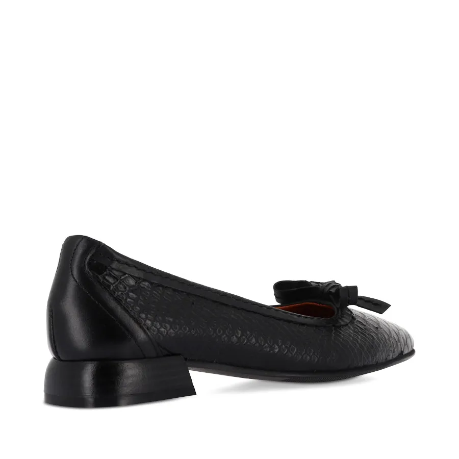 TIANA - BLACK REPTILE EMBOSS LEATHER Meet Time Firm Path
