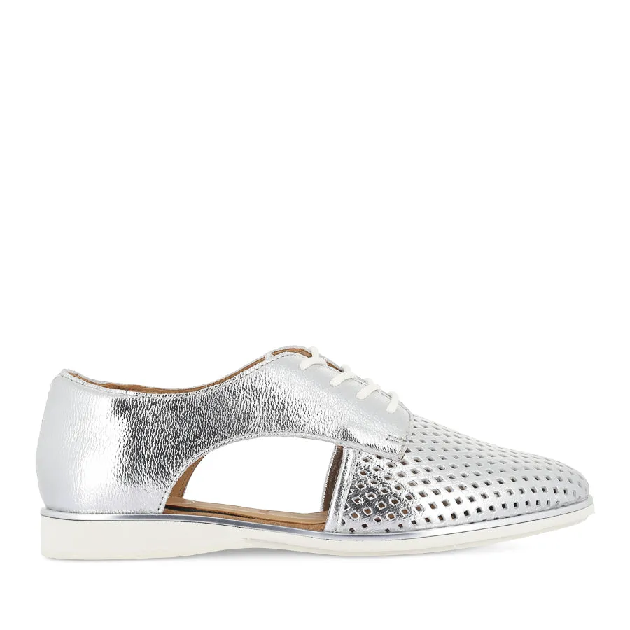 SIDECUT PUNCH - SILVER LEATHER Reliable Fit
