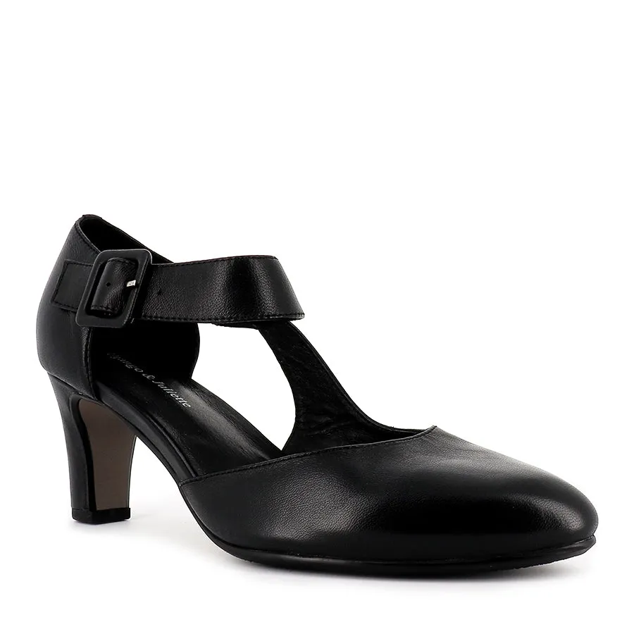 TRINITIES - BLACK LEATHER urban scene