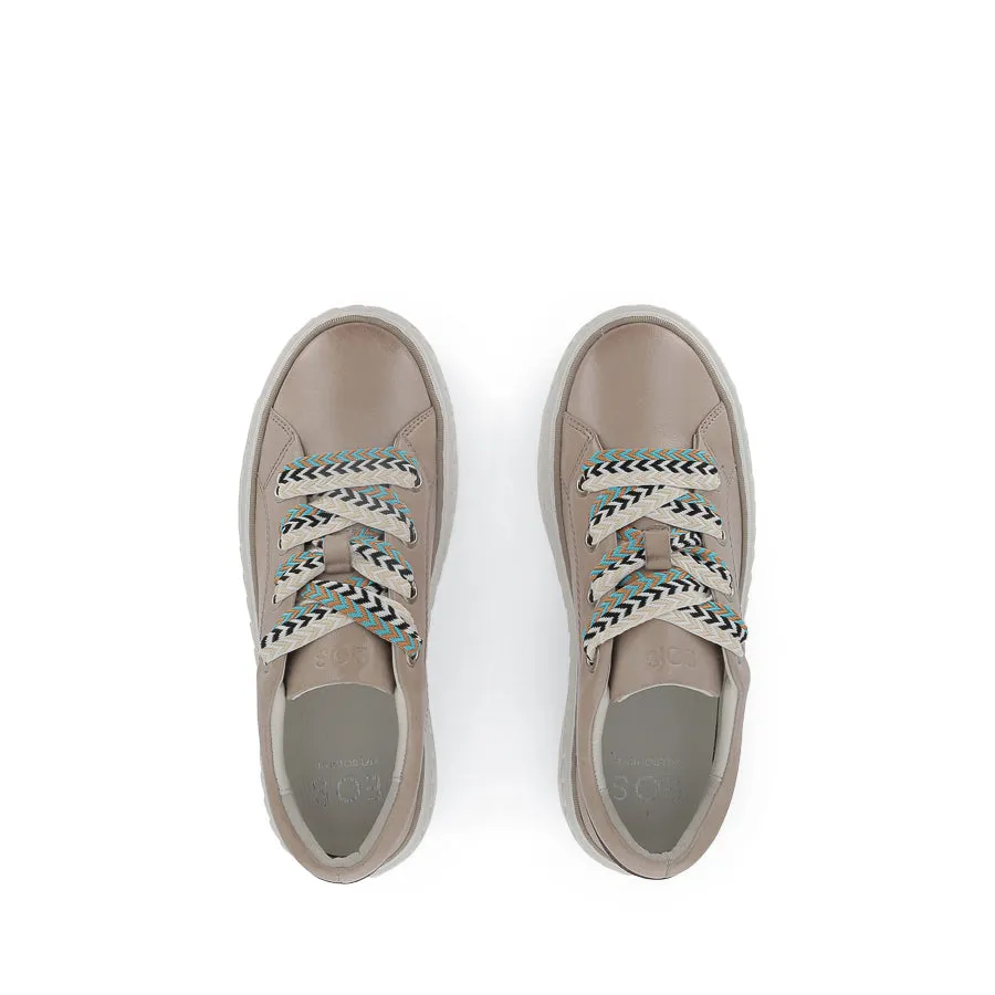TRINSIC - STONE LEATHER Outdoor Friendly Comfy Step