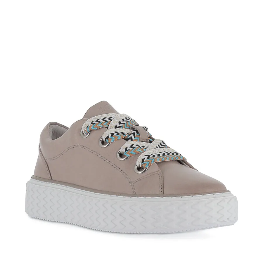 TRINSIC - STONE LEATHER Performance Daily