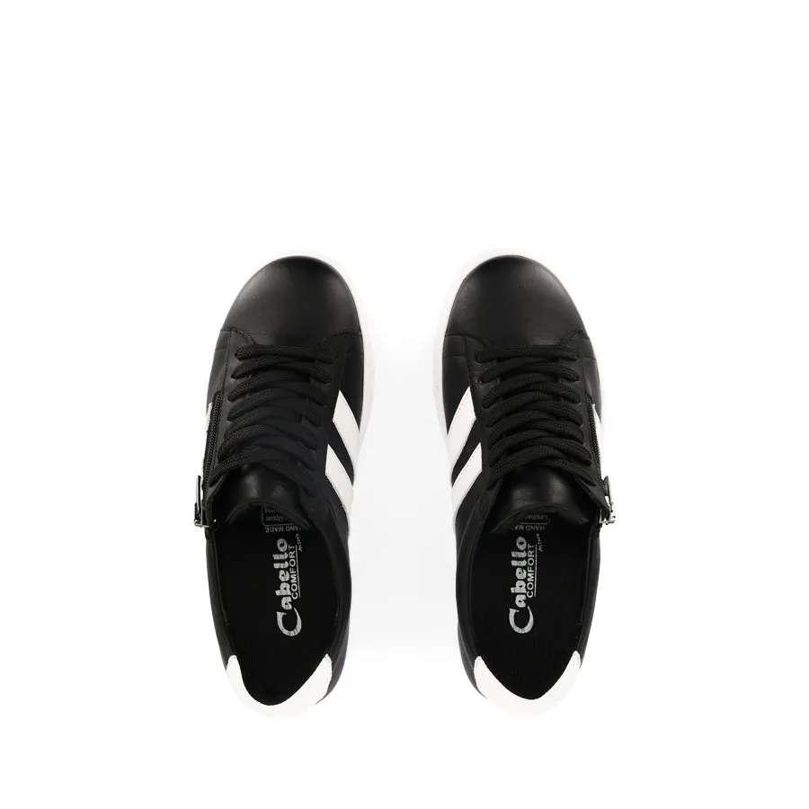 ULTIMATE - BLACK/WHITE LEATHER Padded Edge Sport Fanatic