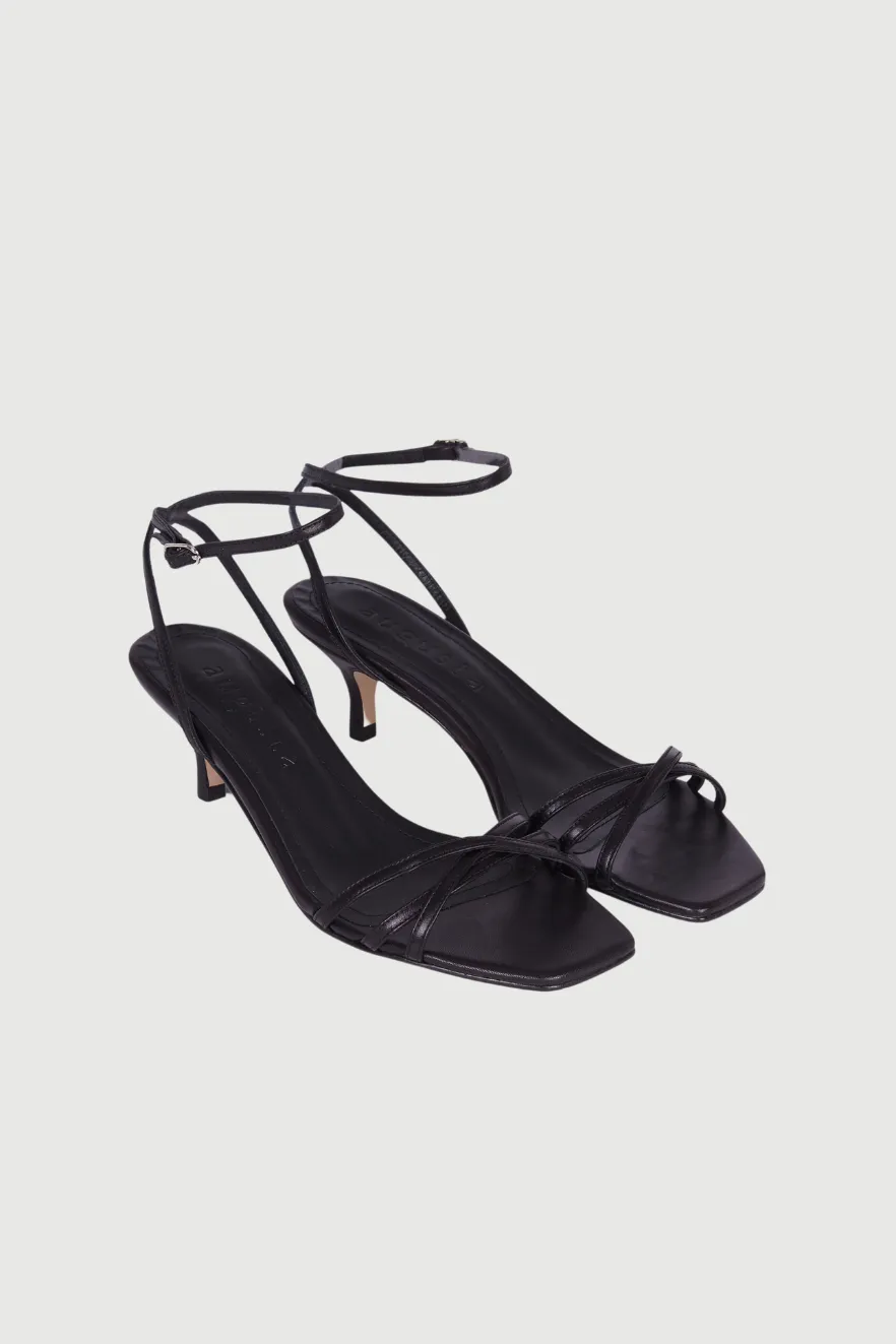 Uma Sandals in Black Leather Korean style