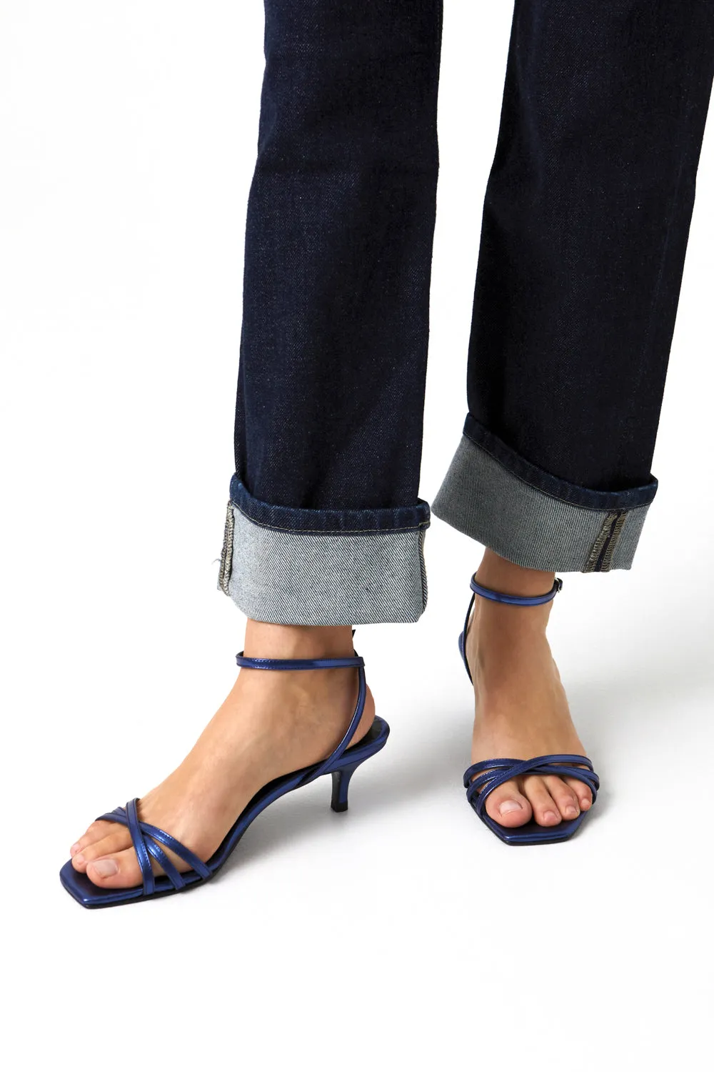 Uma Sandals in Metallic Ocean-coloured Leather Style Meets Comfort Footwear