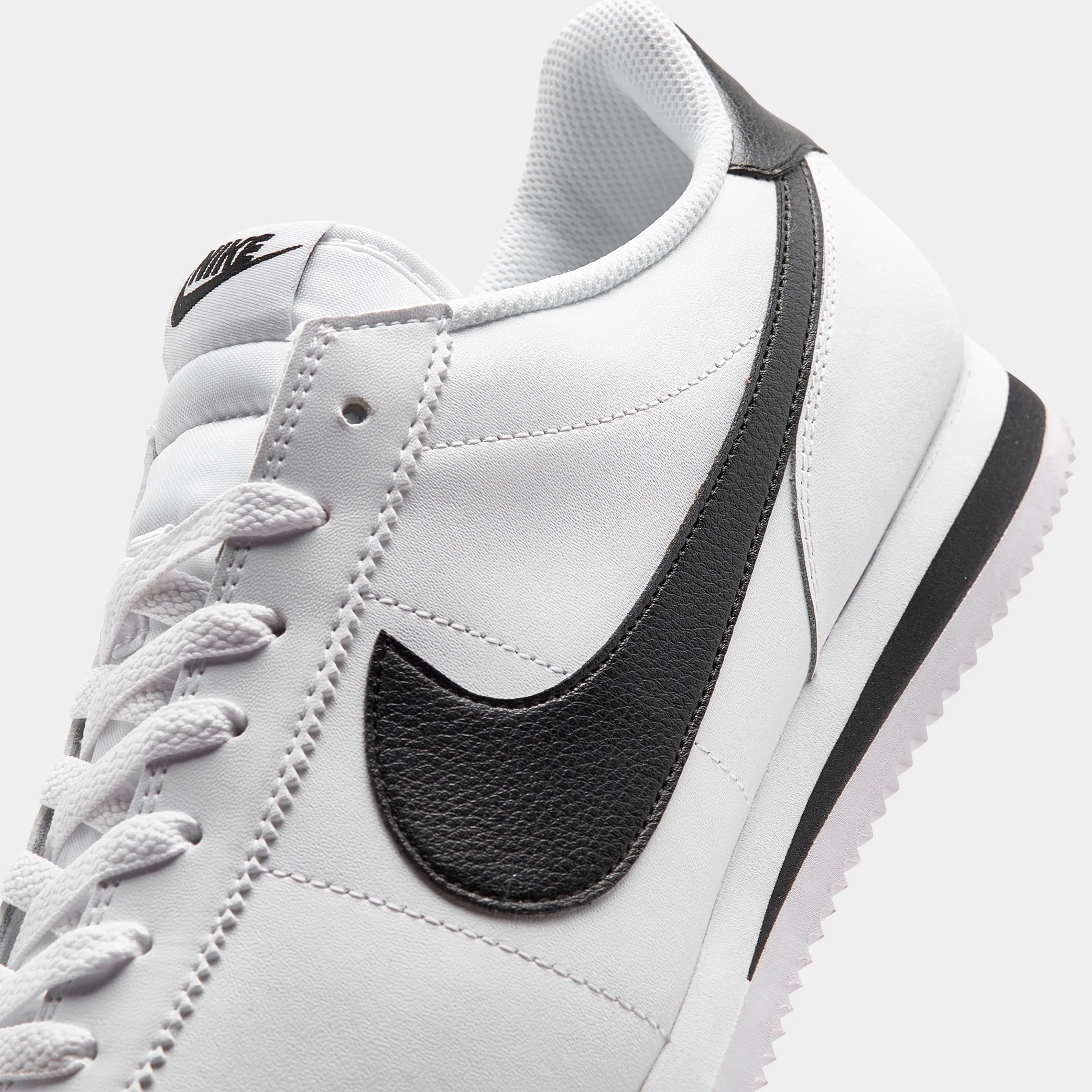 AdjustableStrap Nike Women's Cortez White / Black