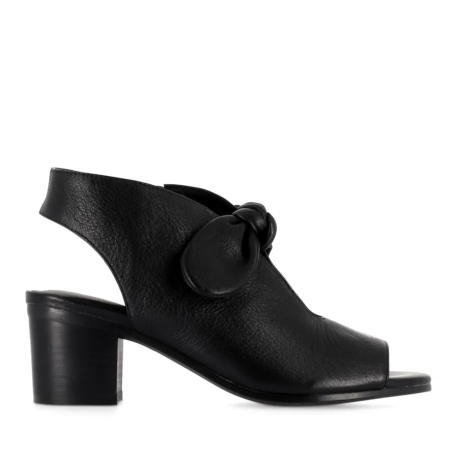 BANANA - BLACK BLACK LEATHER Elegant Step Comfort footbed