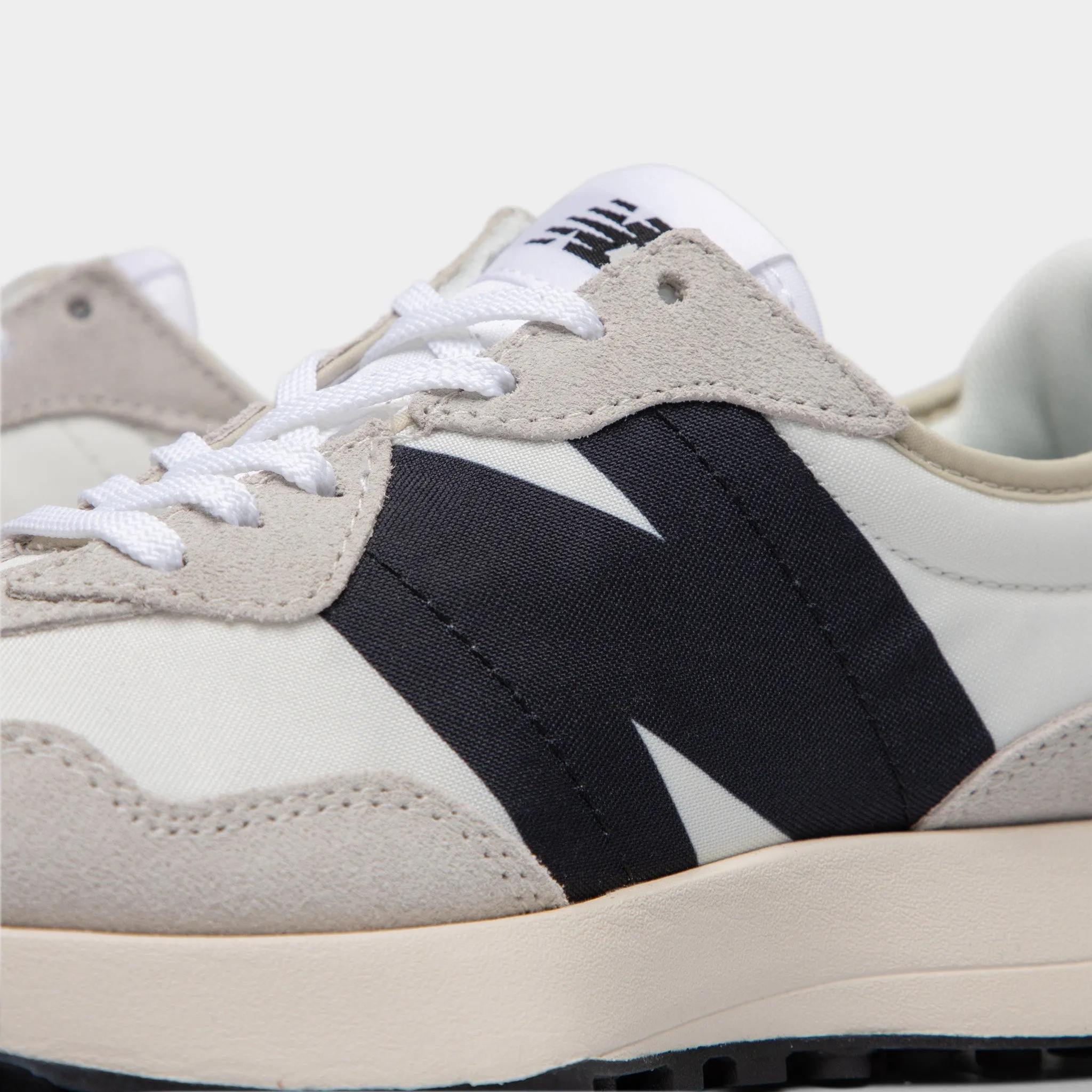 Energy Return Tech All-purpose fit New Balance Women's WS327FE Sea Salt / Black