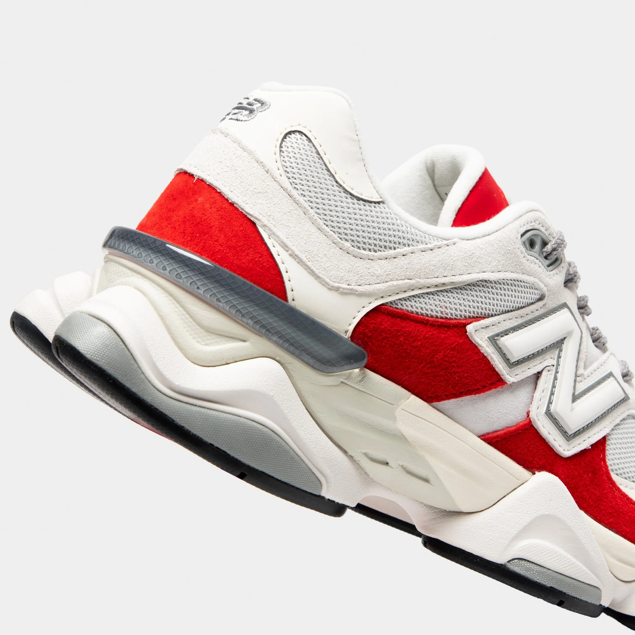 Urban Wear Ultra-soft feel New Balance 9060 True Red / Reflection
