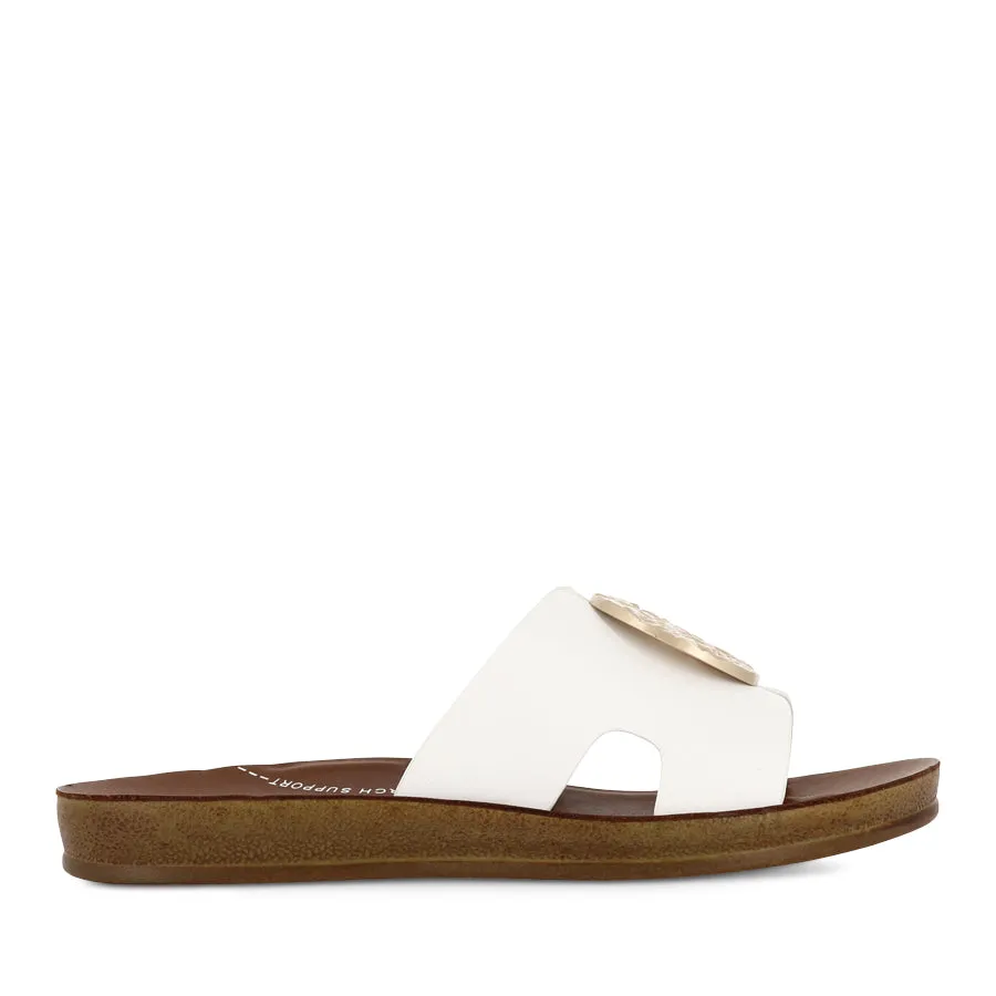 Slip-On Travel Shoes HERO - WHITE