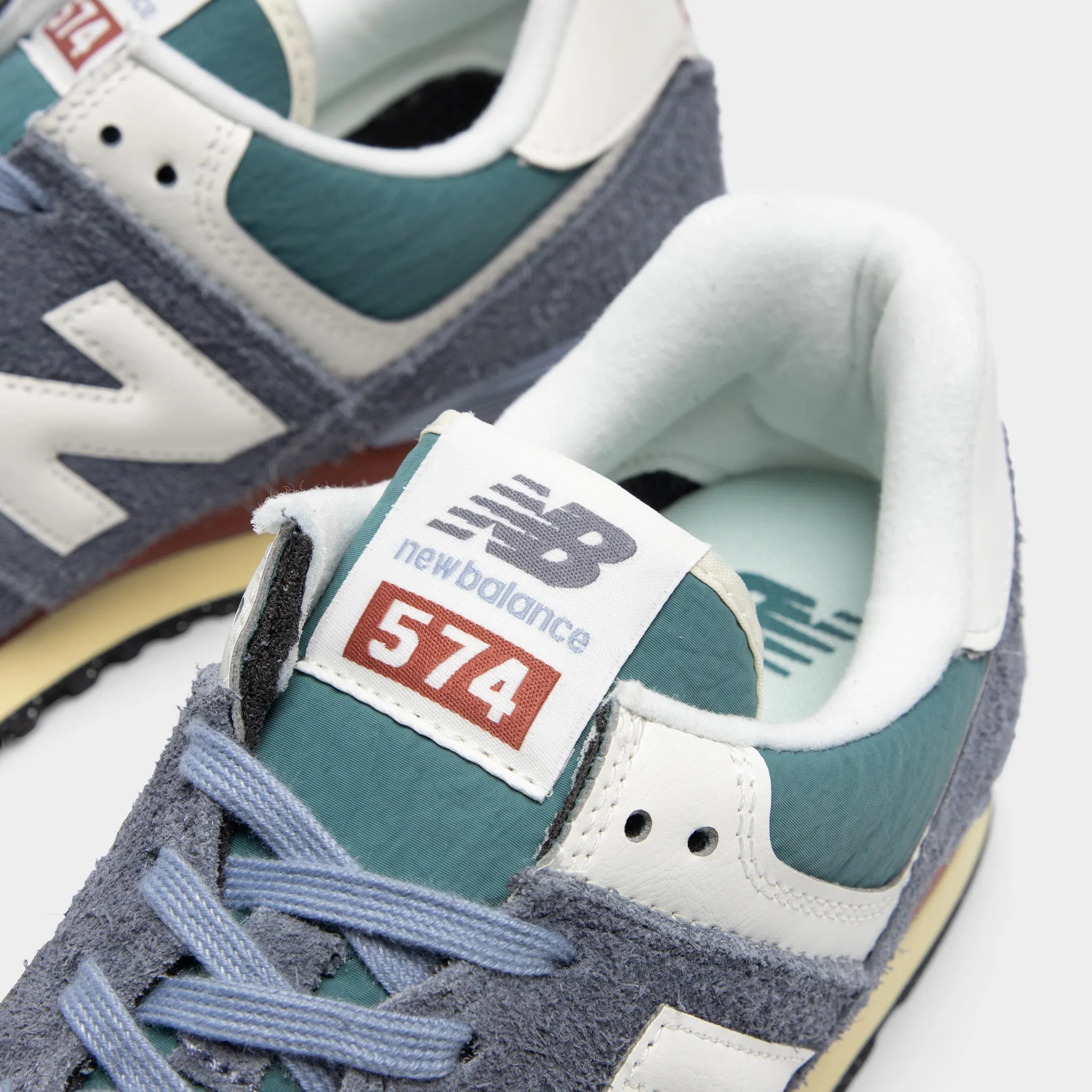 New Balance 574 Grey / Blue - Green least travel simple design