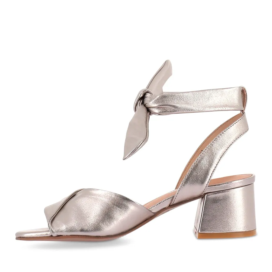 FEARNA - PLATINO LEATHER Slip-Free Shoes