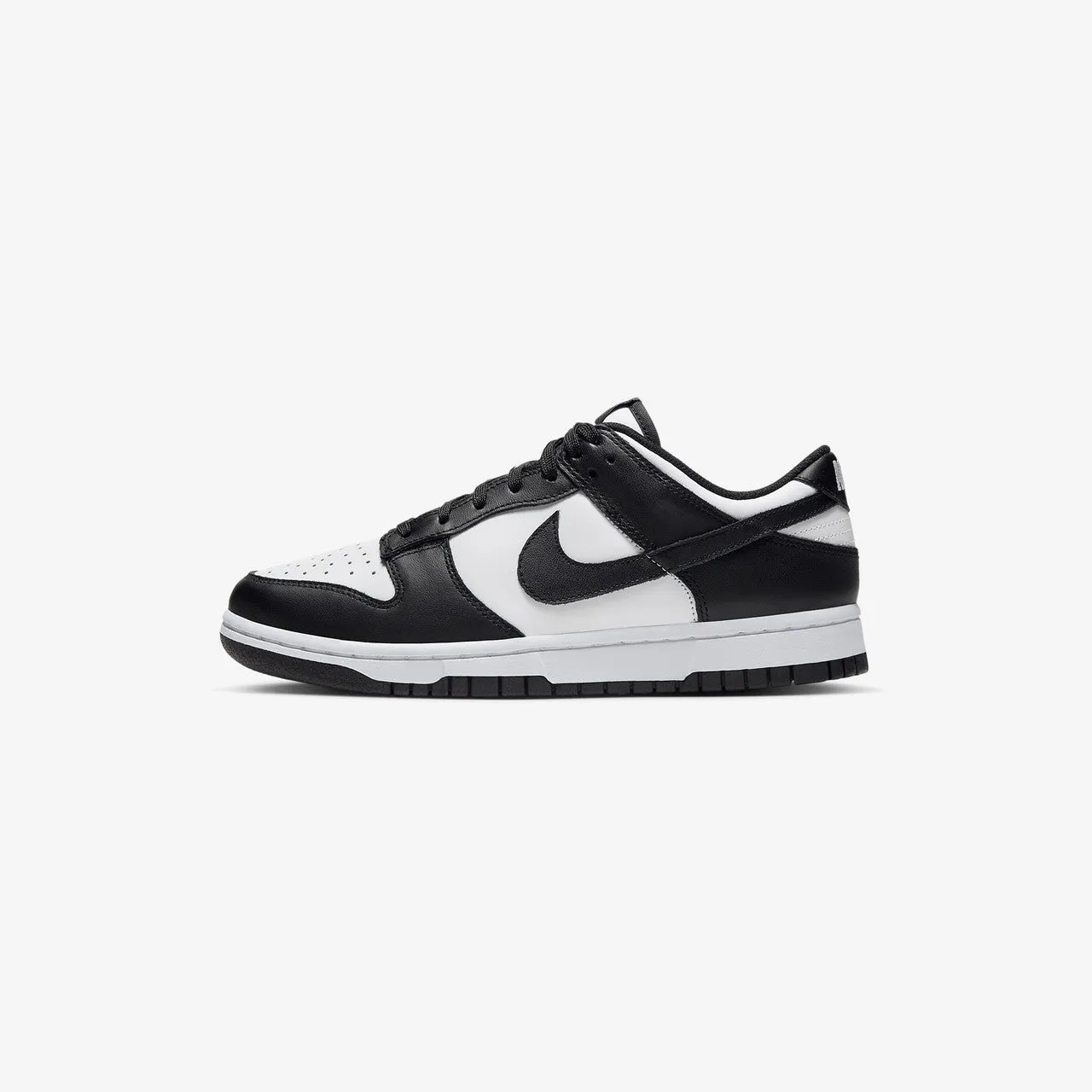 Wmns Dunk Low School - Friendly studded