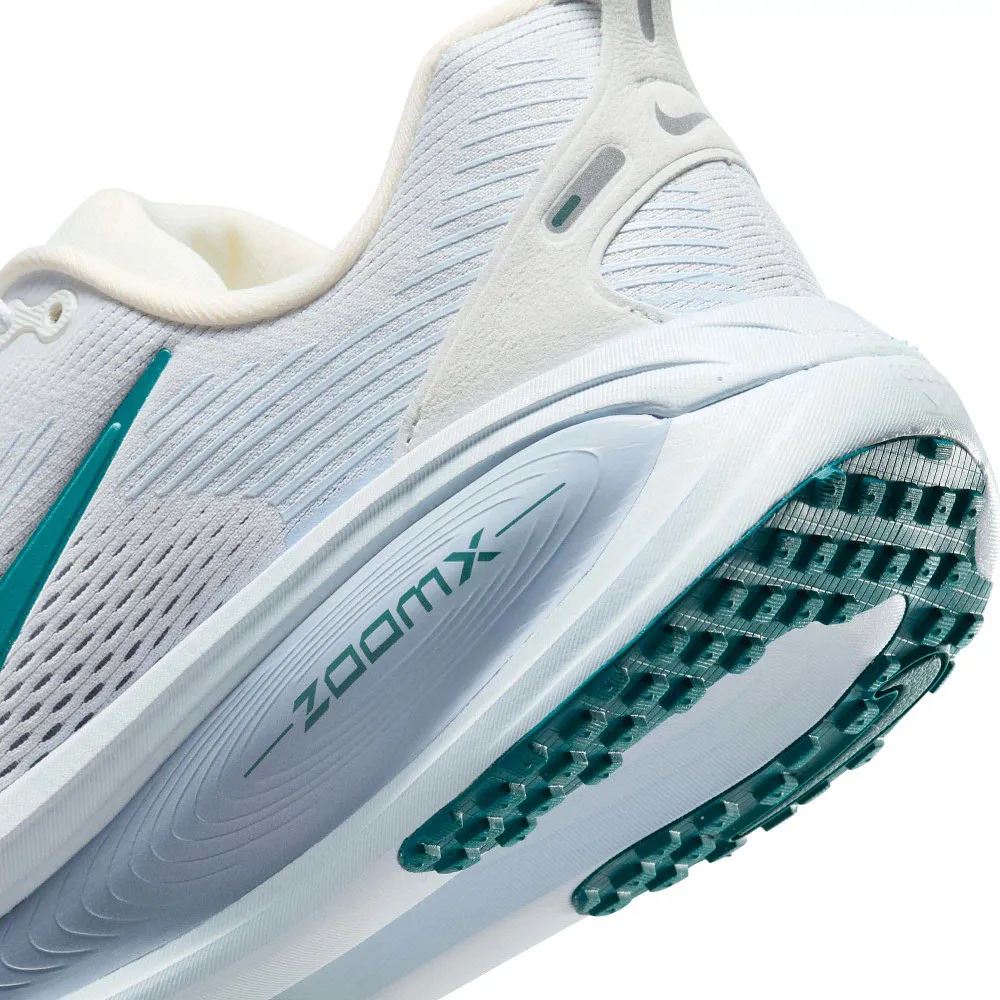Bold Neon Women's Nike Vomero 18