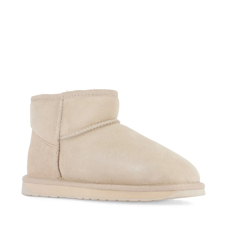 STINGER MICRO - MACADAMIA Versatile Features Effortless Foot Comfort