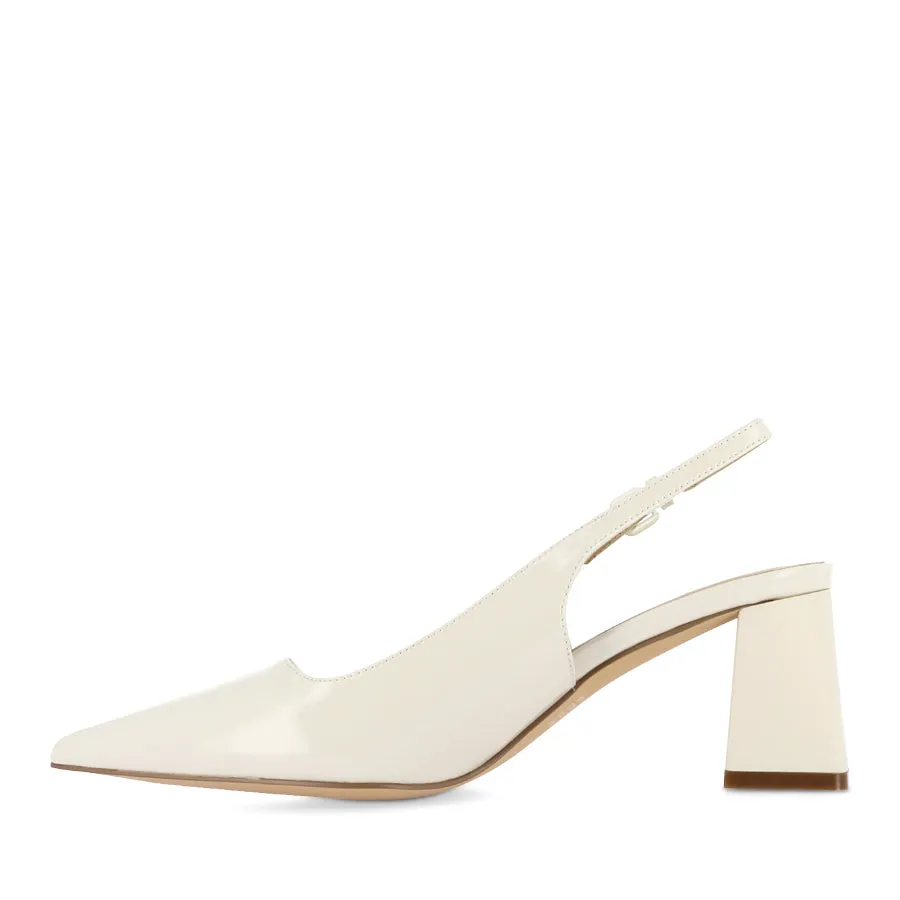 Outdoor shoes YARRA - CHALK PATENT LEATHER
