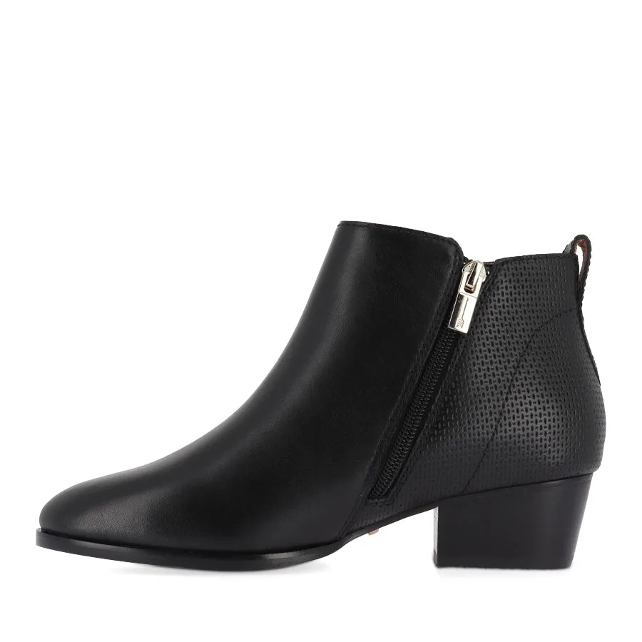 CHARLESTON - BLACK LEATHER Easy Fit Cushioned Sole