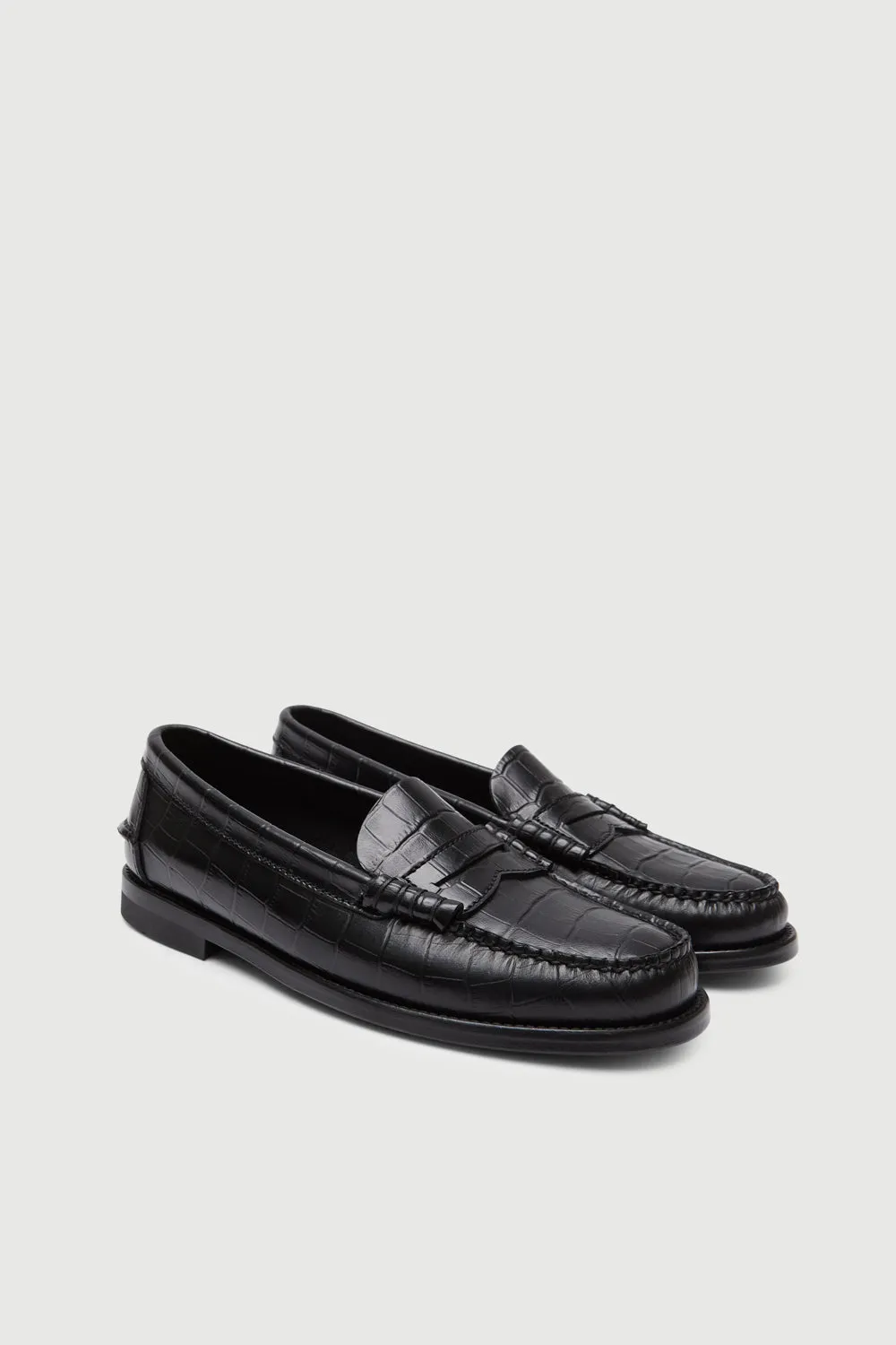 Foot Care Zoe Loafers in Croc-effect Black Leather